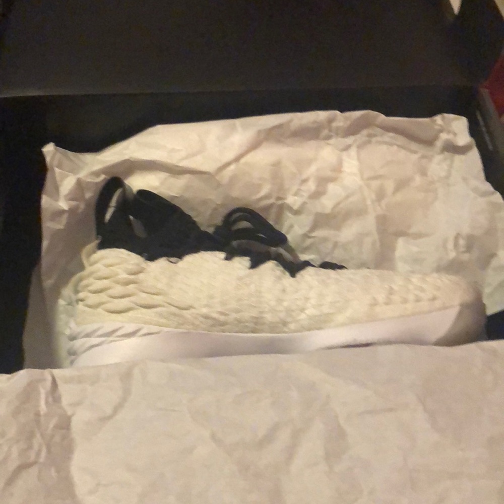 LeBron XV (GS), white, 7y